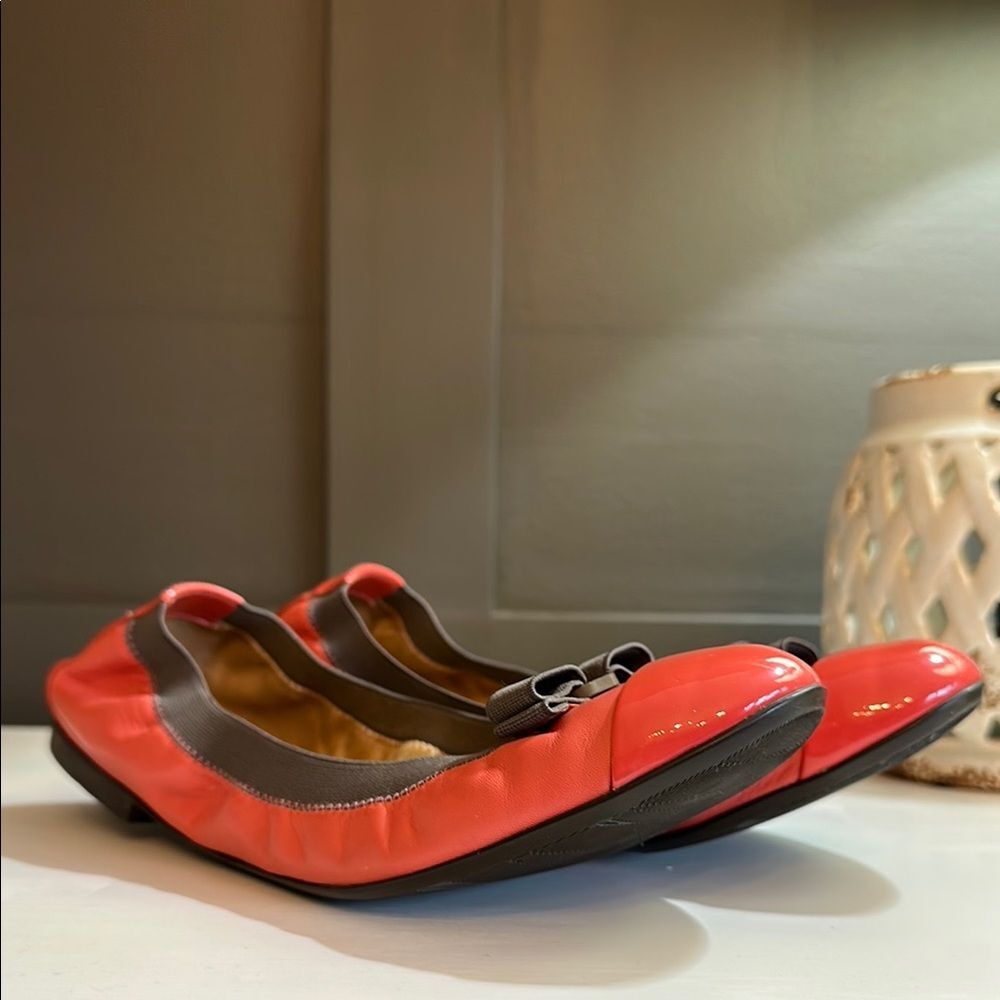 Ferragamo Elasticated Ballet Flats Shoes Sz 10M Made in Italy Coral